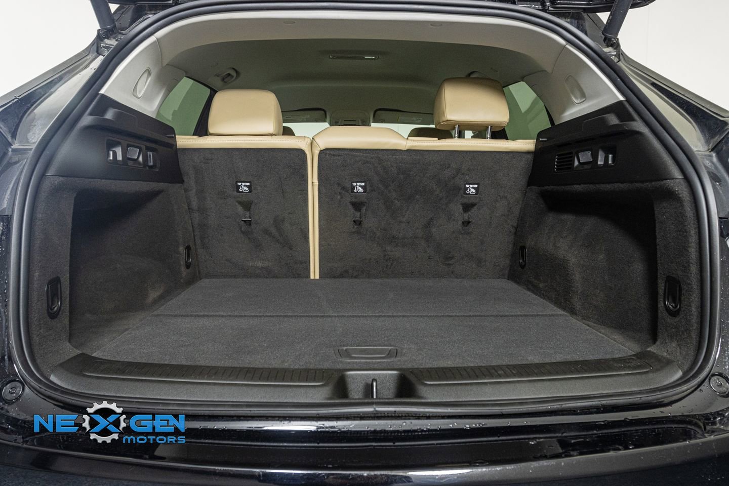 Used 2025 Buick Envision Preferred AWD/4WD image 44