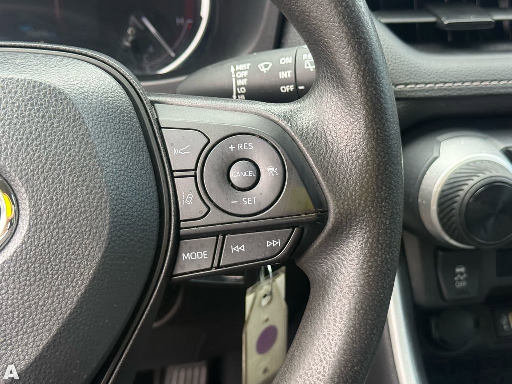 Used 2024 Toyota RAV4 LE image 17
