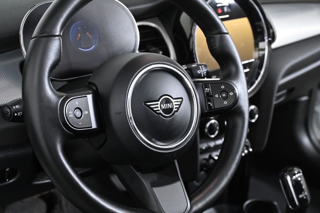 Certified 2024 MINI Cooper image 16