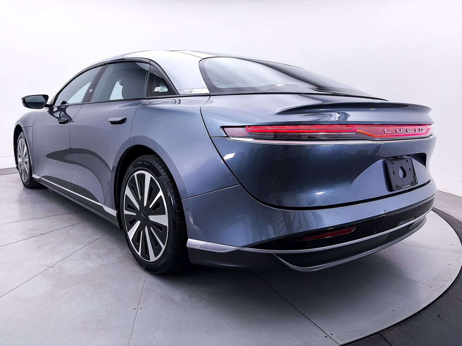 Used 2024 Lucid Air Touring AWD/4WD image 15