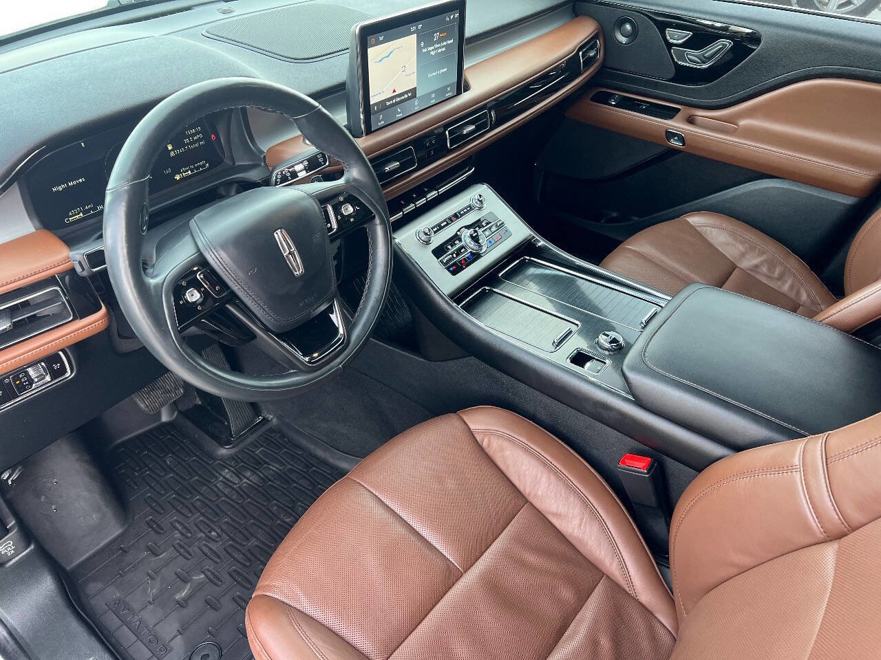 Used 2023 Lincoln Aviator Reserve w/ Class IV Trailer Tow Package image 15