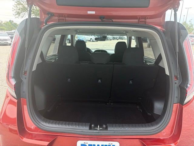 Used 2024 Kia Soul LX w/ Option Group 015 FWD image 16