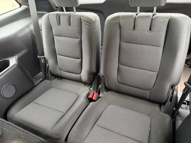 Used 2017 Ford Explorer XLT w/ Equipment Group 201A AWD/4WD image 15