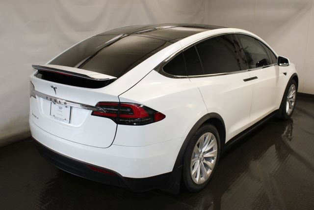Used 2018 Tesla Model X 75D image 9