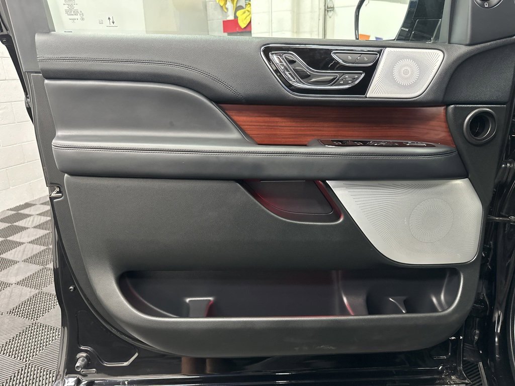Used 2023 Lincoln Navigator L Reserve image 18