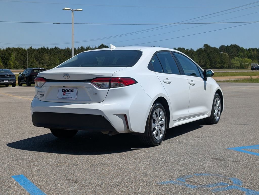 Used 2025 Toyota Corolla LE image 5