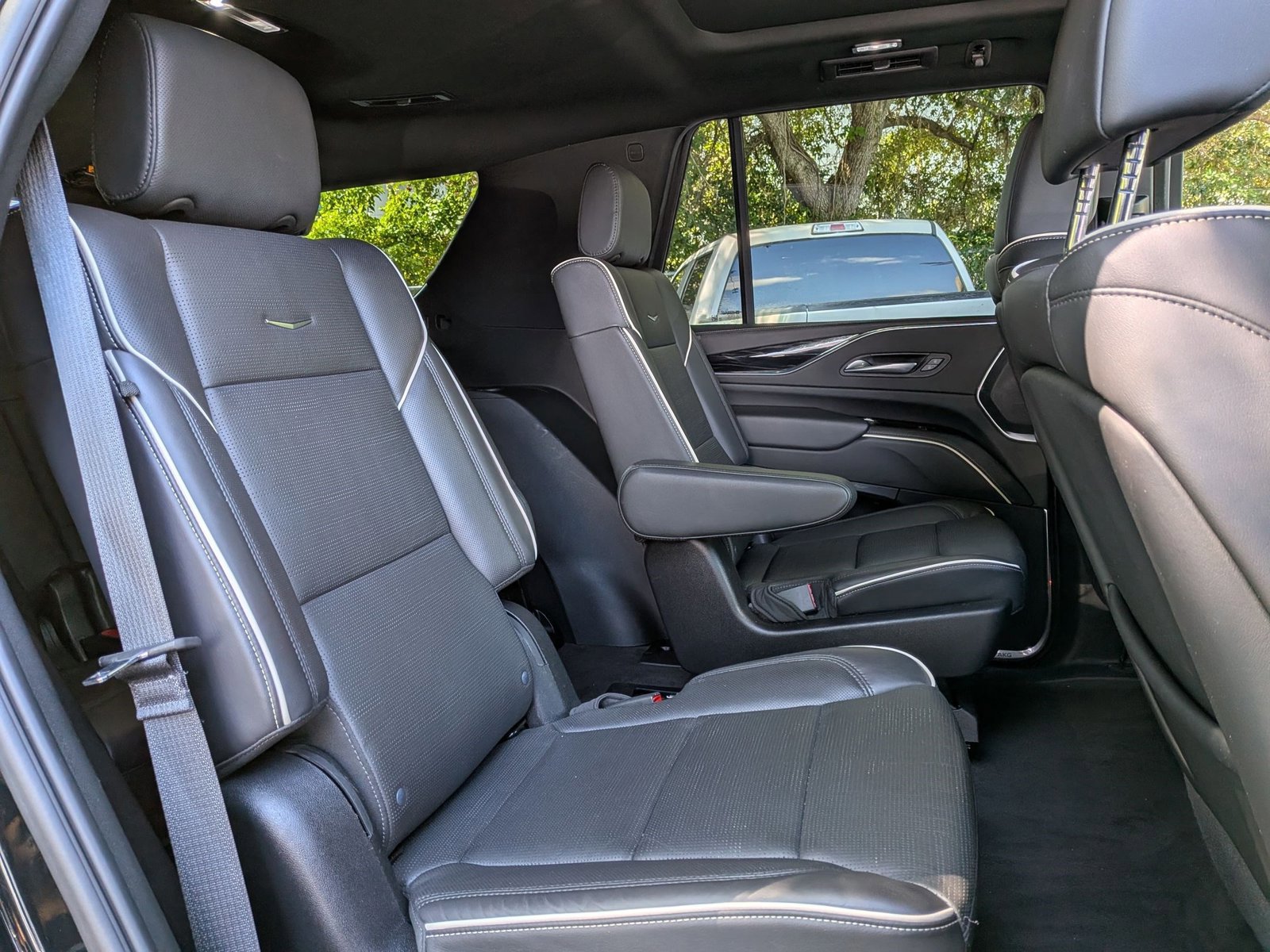 Used 2024 Cadillac Escalade Sport RWD image 19