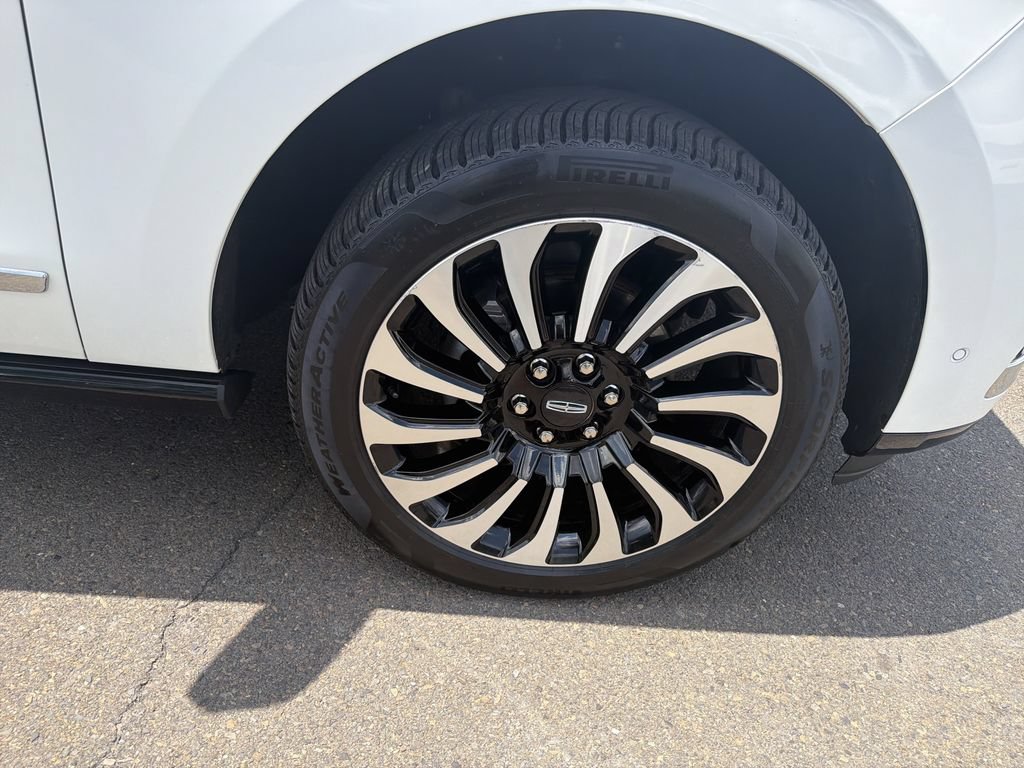 Certified 2024 Lincoln Navigator L Black Label AWD/4WD image 33