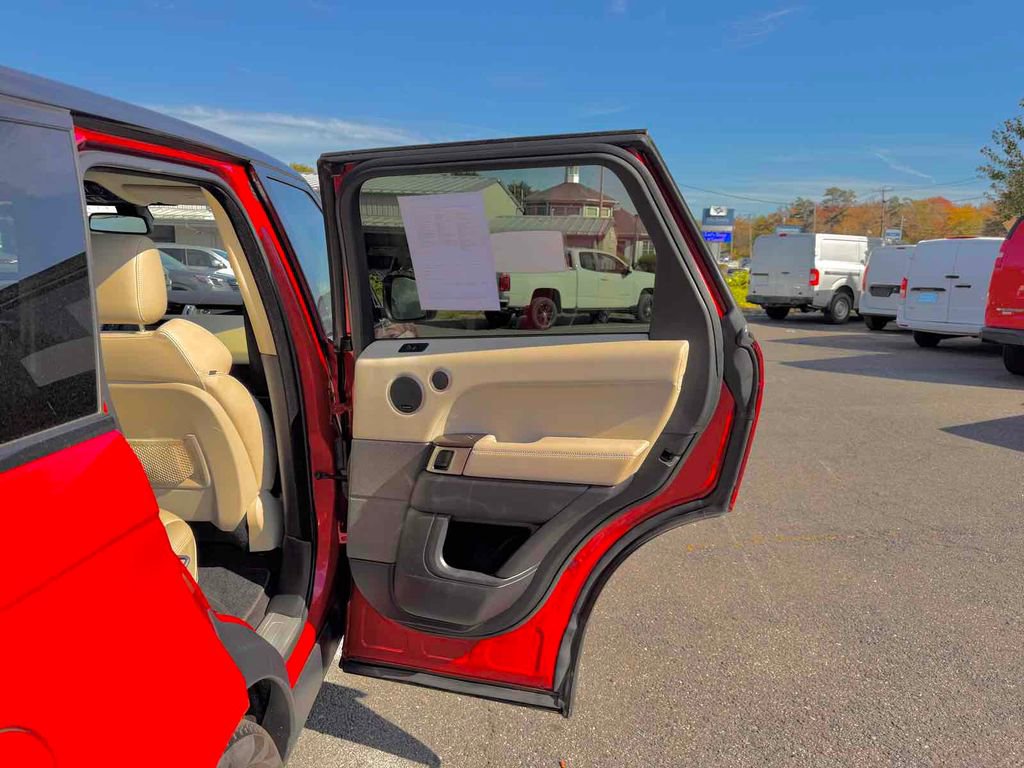 Used 2016 Land Rover Range Rover Sport HSE image 19