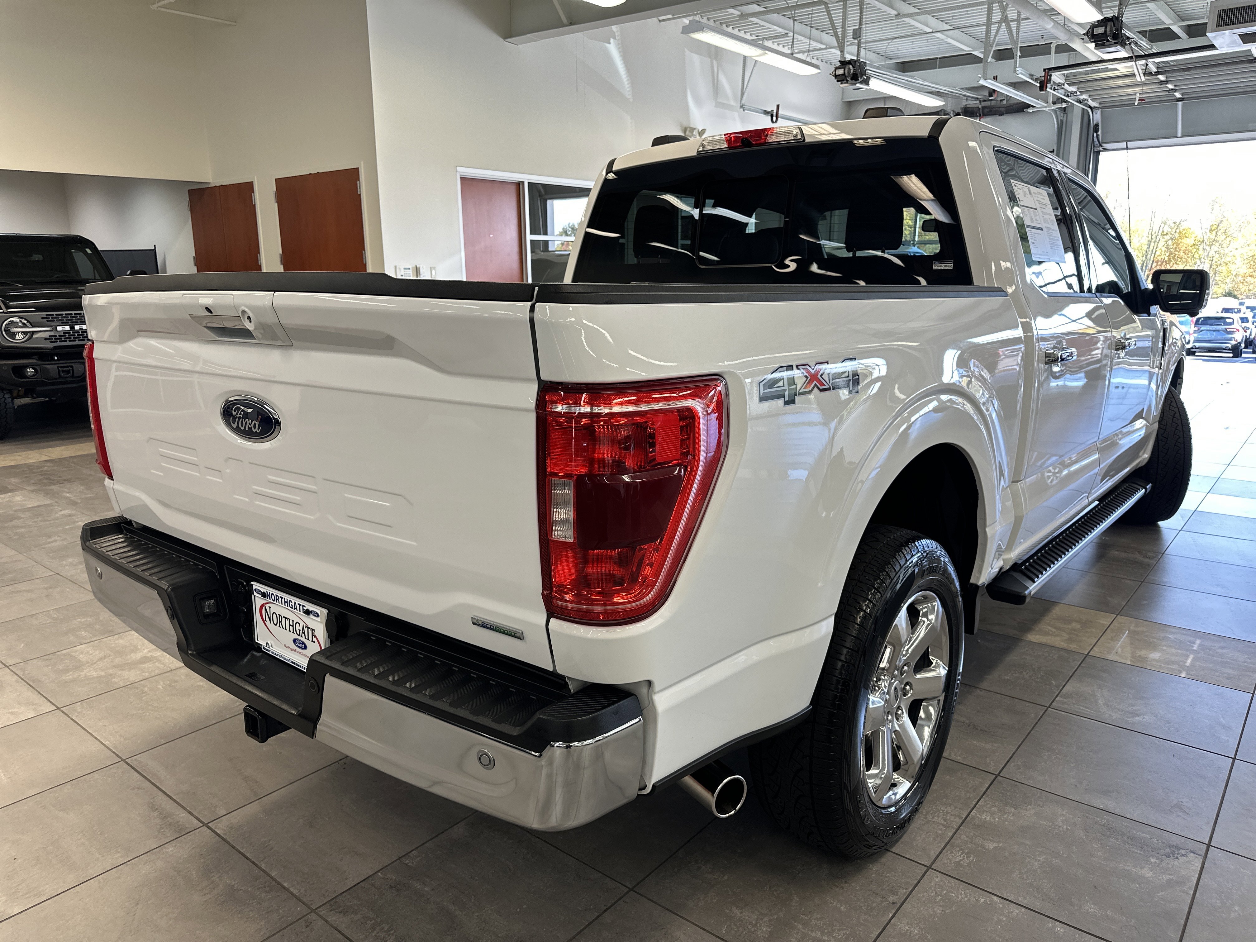 Certified 2022 Ford F150 XLT w/ Equipment Group 302A High image 15