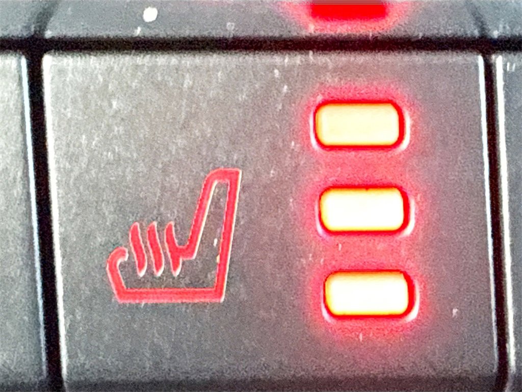 Used 2022 Ford Expedition Limited image 22