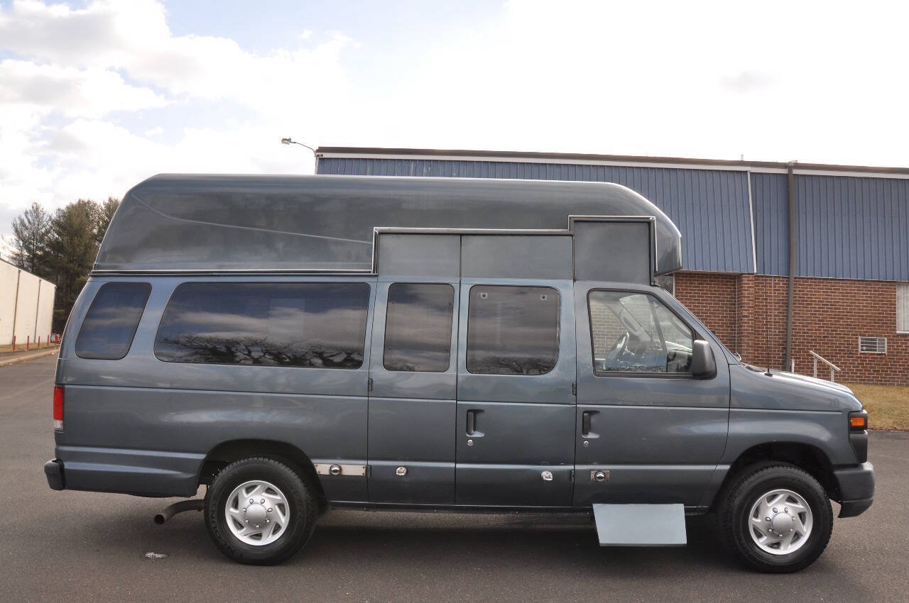 Used 2014 Ford E-350 and Econoline 350 Extended Super Duty w/ Power Group RWD image 9