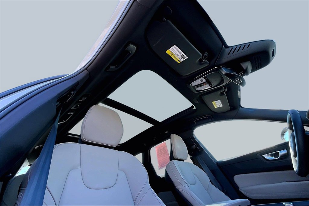 Certified 2026 Volvo XC60 B5 Plus w/ Protection Package Premier image 27