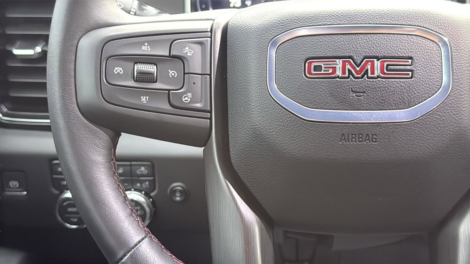 Used 2025 GMC Sierra 2500 AT4X image 17