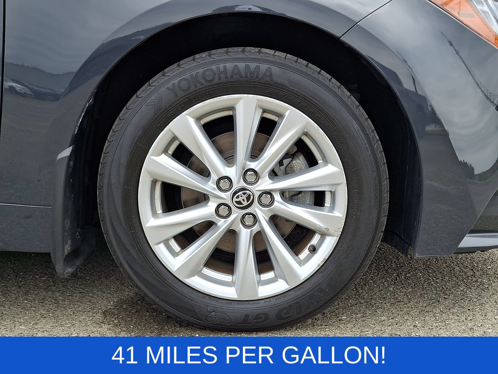 Used 2023 Toyota Corolla LE w/ LE Convenience Package FWD image 9
