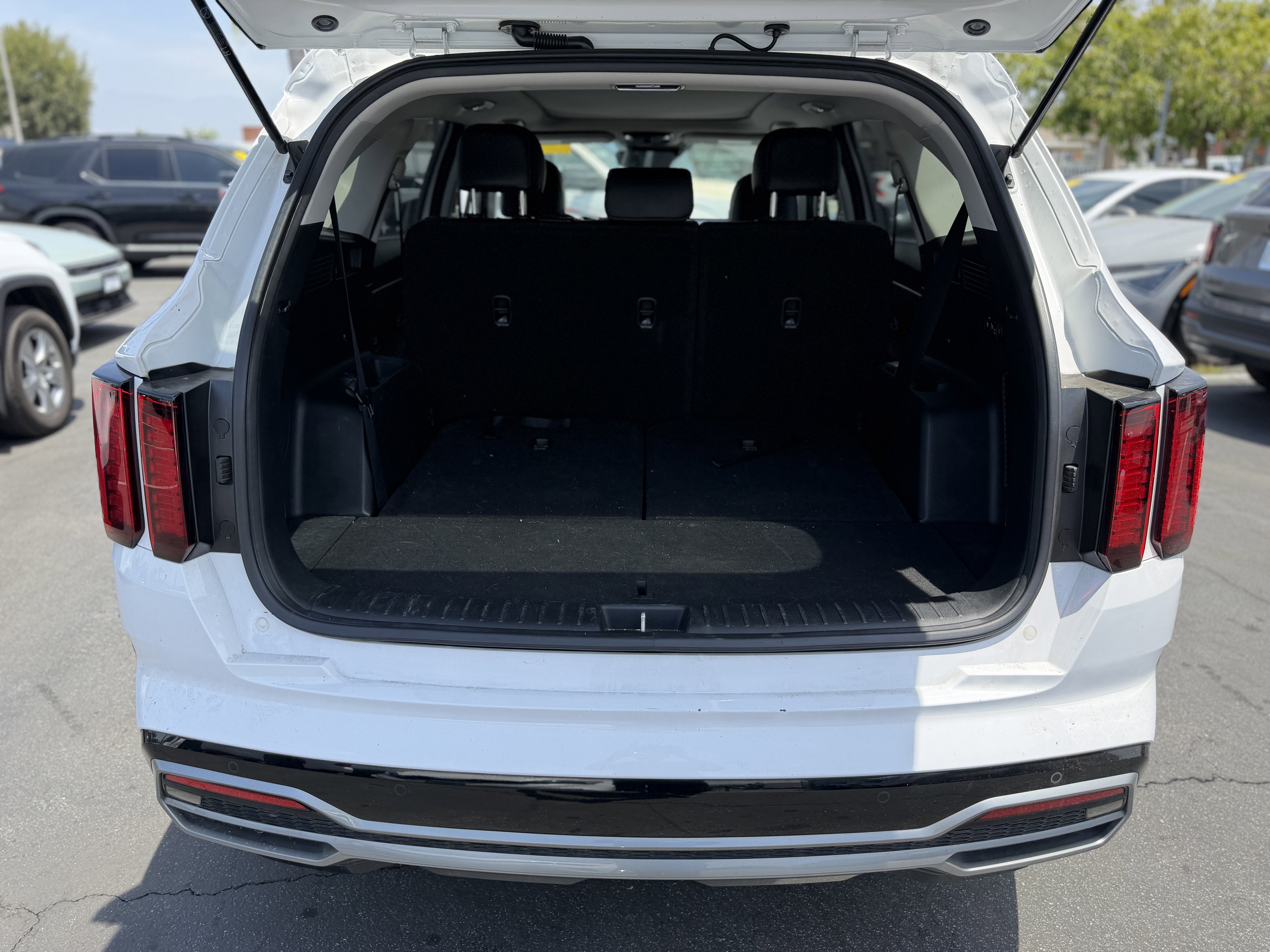 Certified 2022 Kia Sorento S w/ Panoramic Sunroof Package FWD image 8