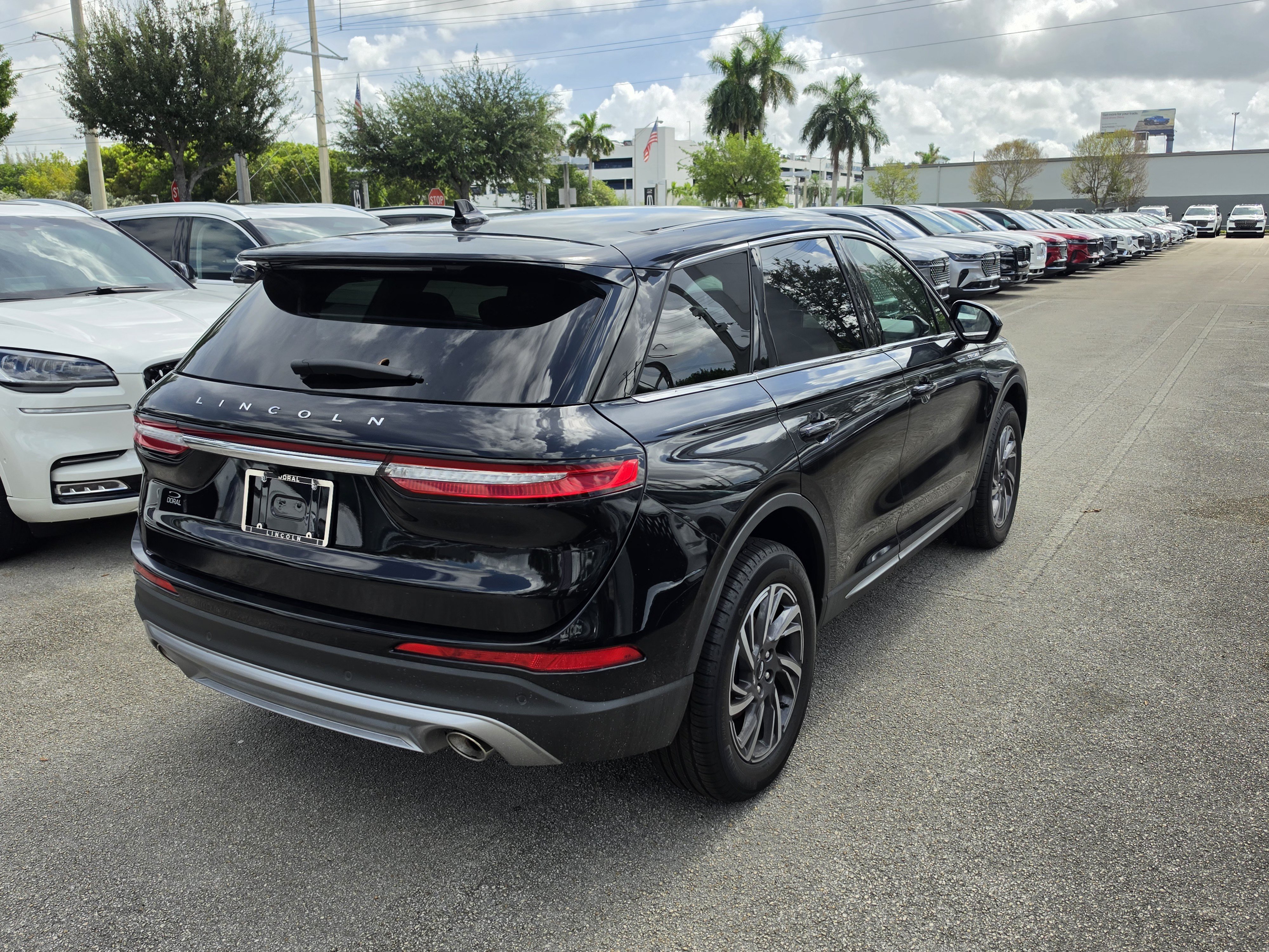 Certified 2024 Lincoln Corsair Reserve FWD image 14