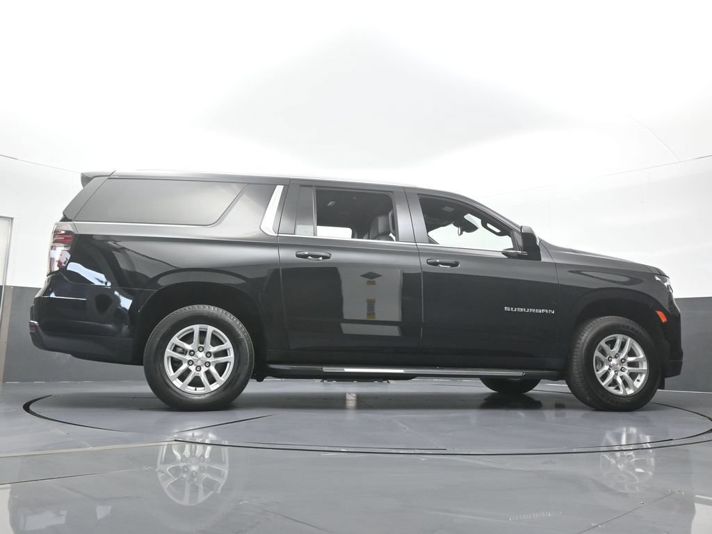 Used 2024 Chevrolet Suburban LT RWD image 64