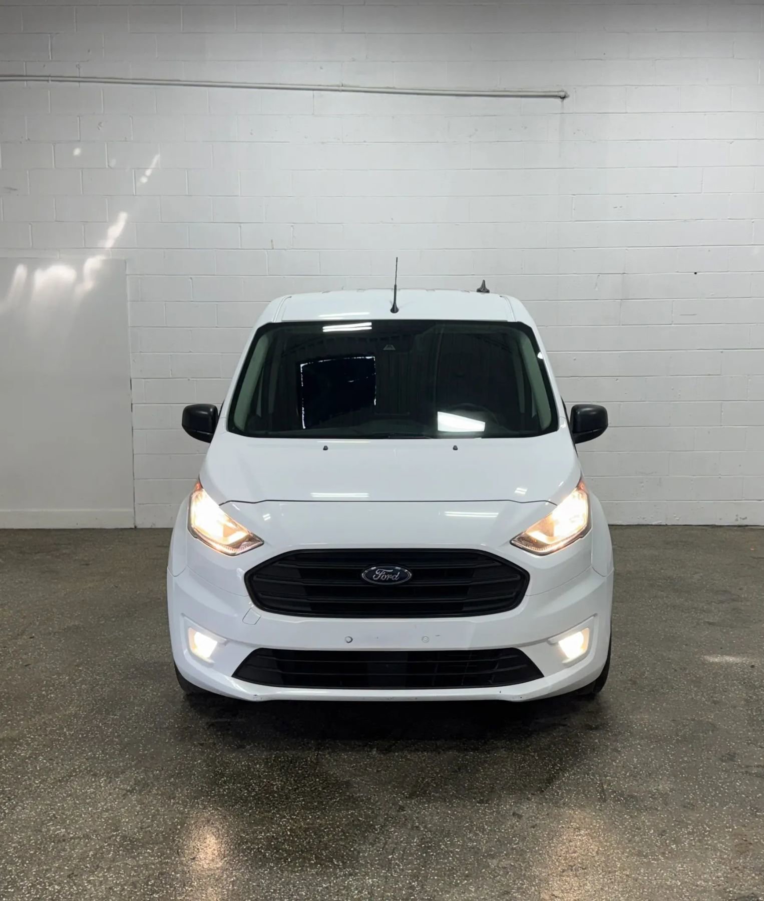 Used 2019 Ford Transit Connect XLT image 8