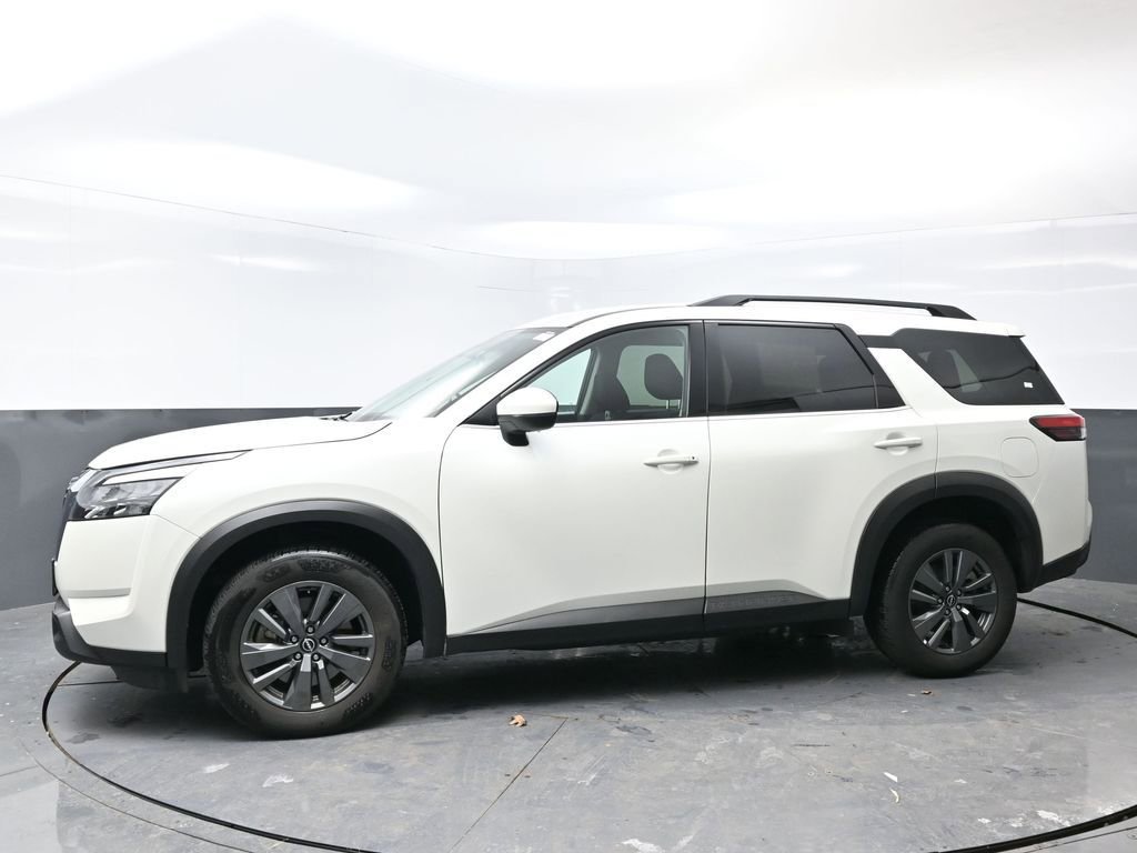 Used 2024 Nissan Pathfinder SV image 9