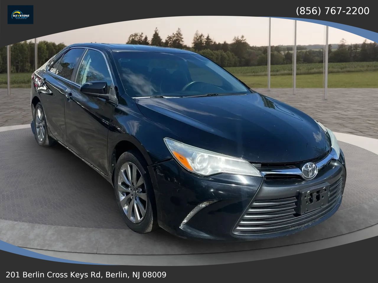 Used 2017 Toyota Camry XSE image 1