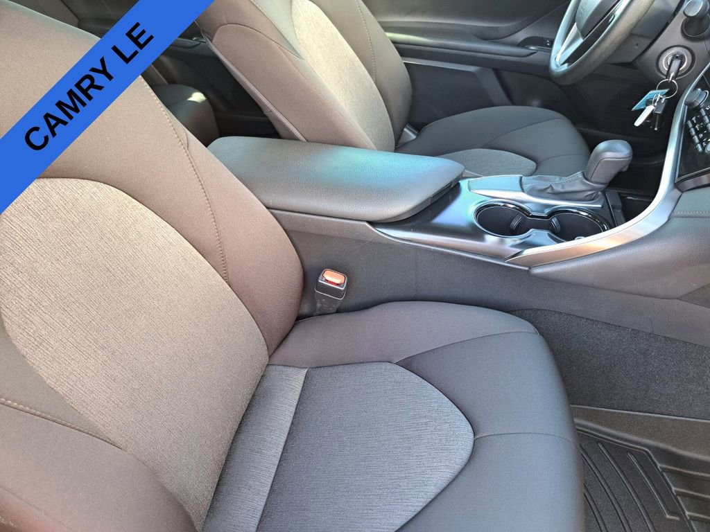 Used 2020 Toyota Camry LE image 27