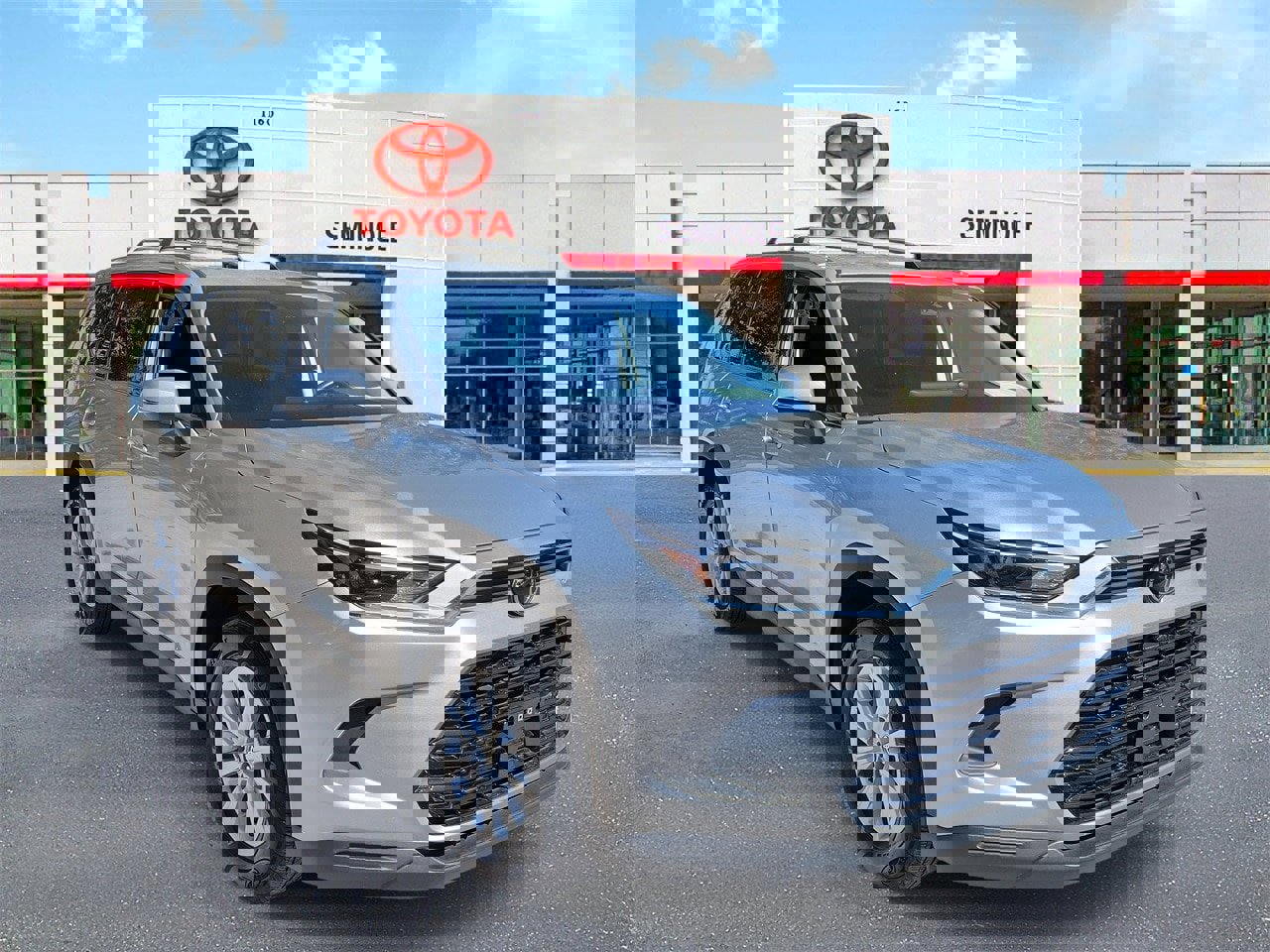 Used 2024 Toyota Grand Highlander XLE image 2