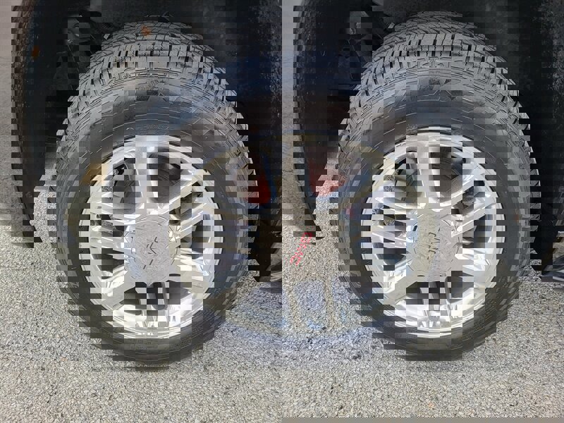 Used 2007 GMC Envoy Denali image 28