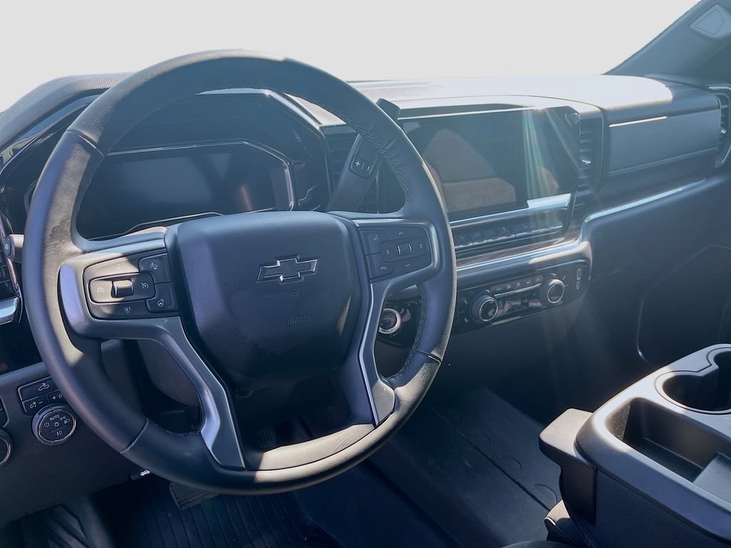 Used 2025 Chevrolet Silverado 1500 RST AWD/4WD image 13