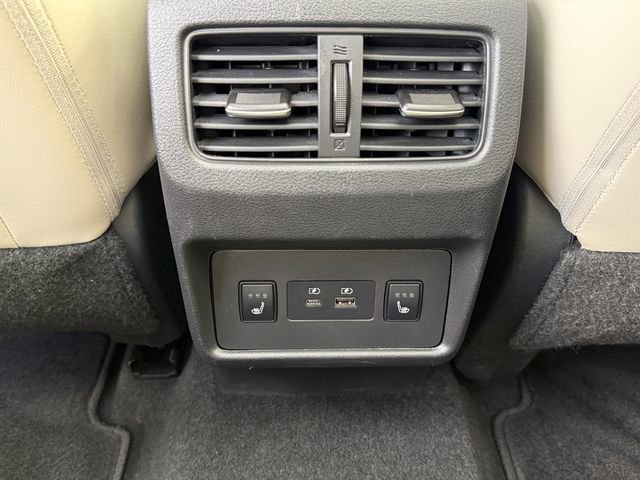 Used 2021 Nissan Rogue SV image 32