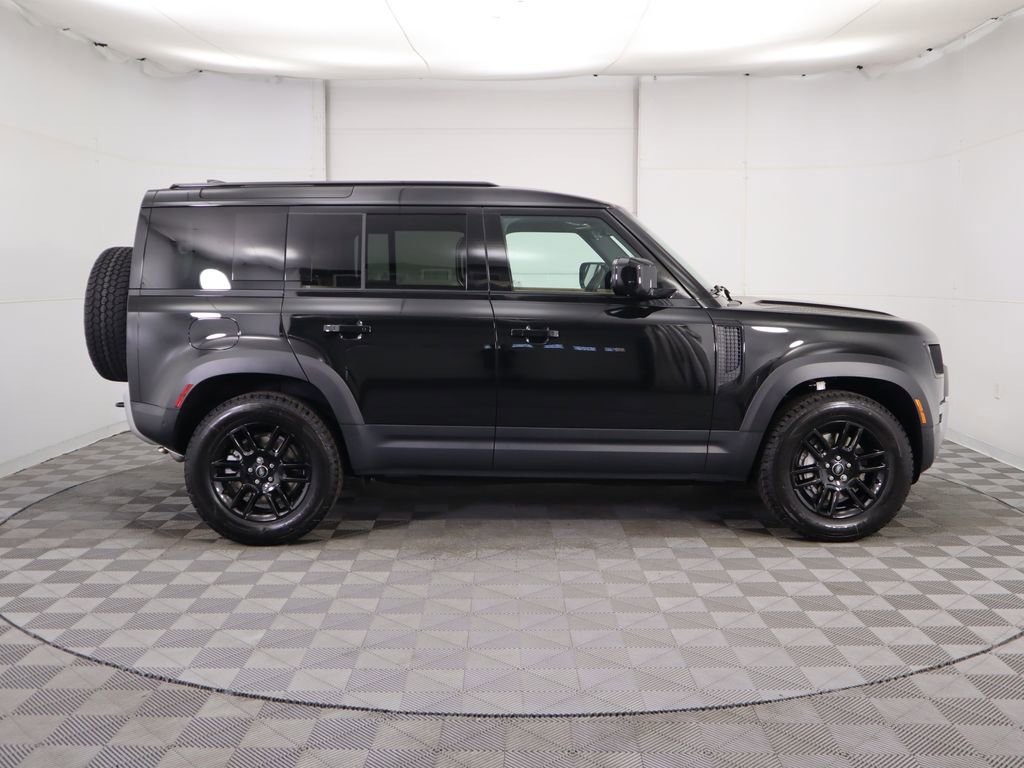 Used 2025 Land Rover Defender 110 S AWD/4WD image 4
