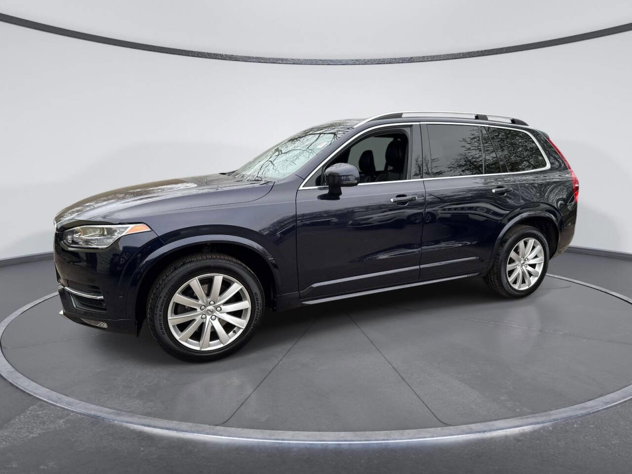Used 2016 Volvo XC90 T6 Momentum AWD/4WD image 1