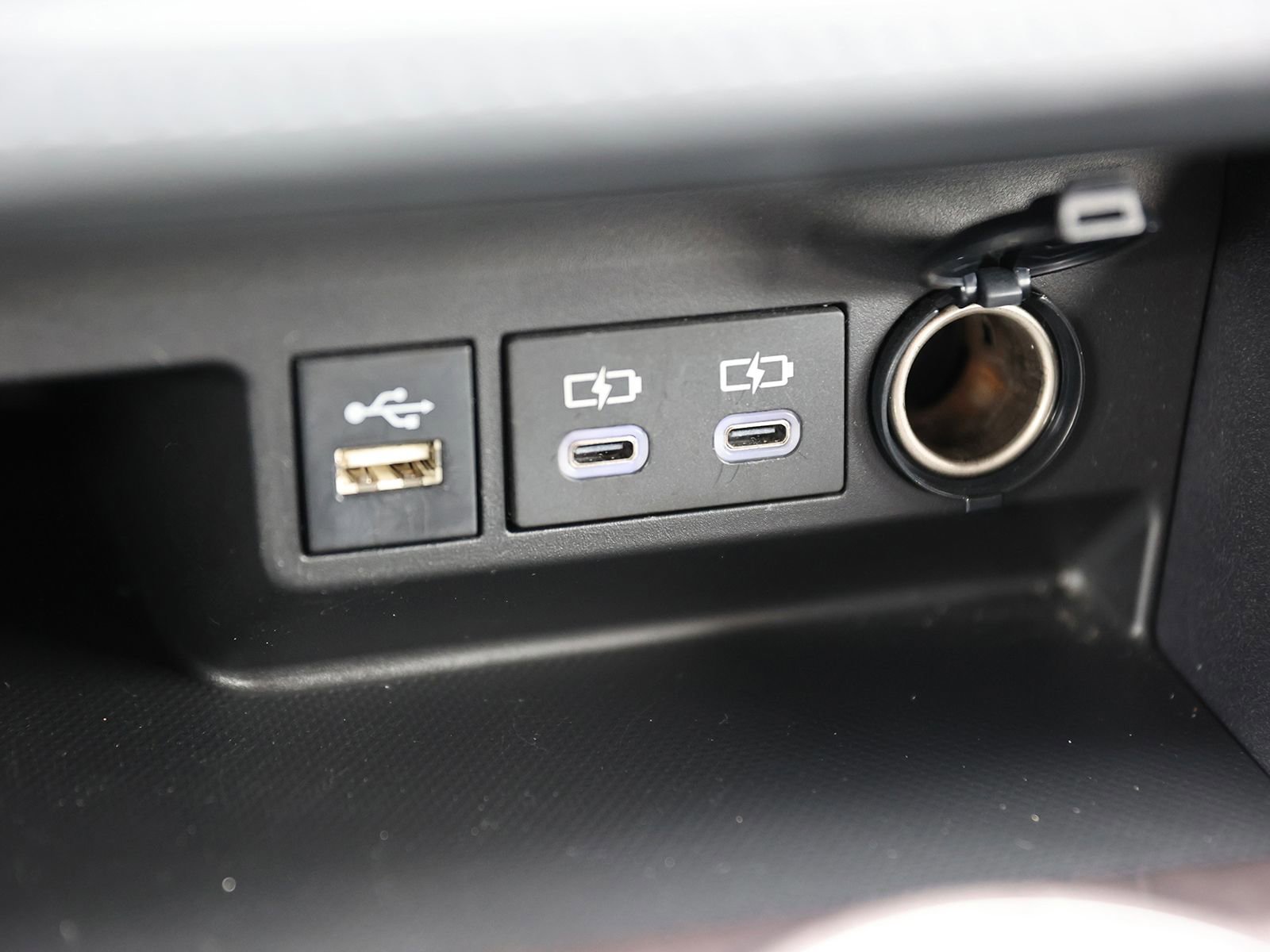 Used 2023 Toyota Highlander Platinum image 32