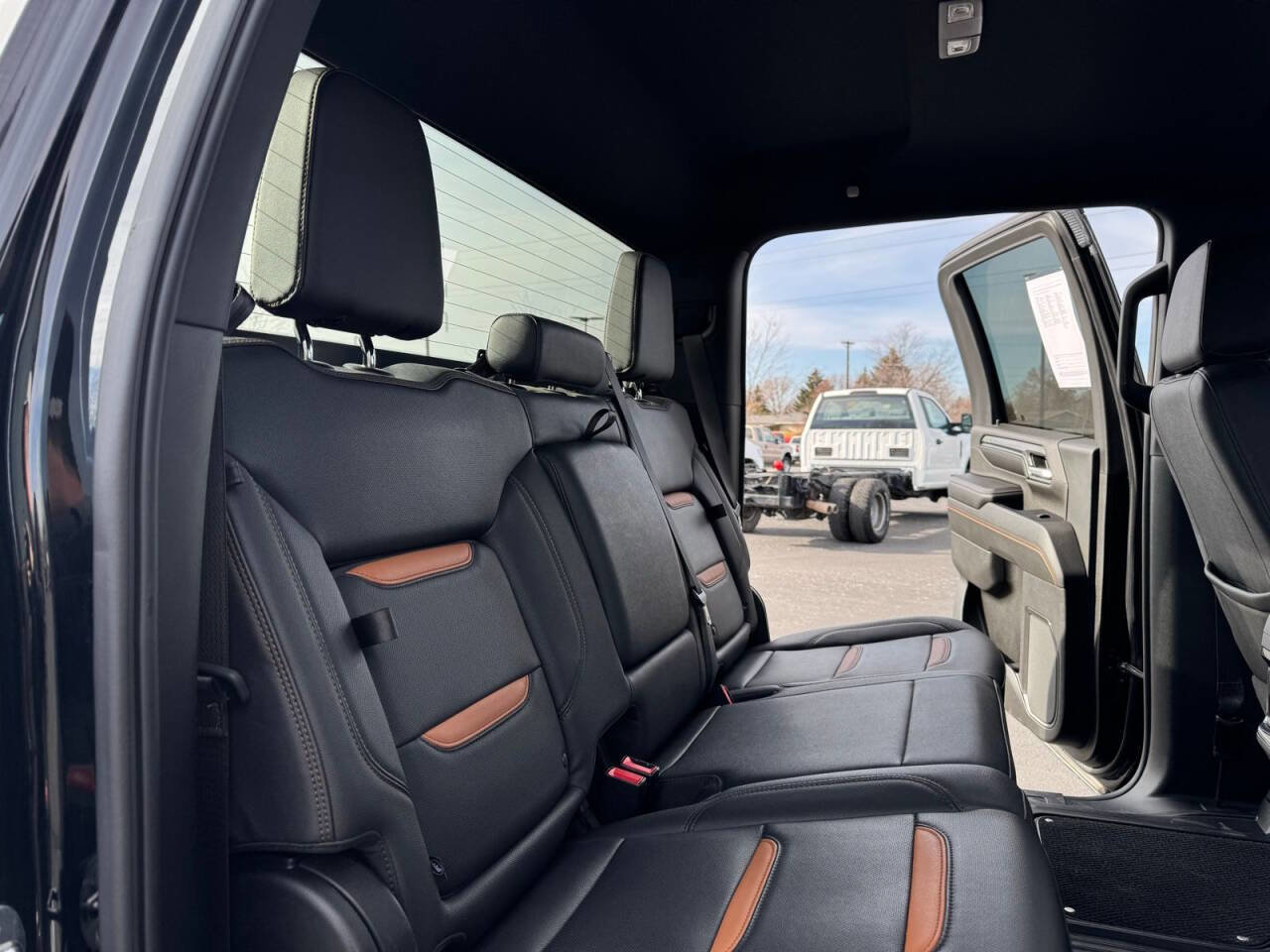 Used 2024 GMC Sierra 2500 AT4 AWD/4WD image 32