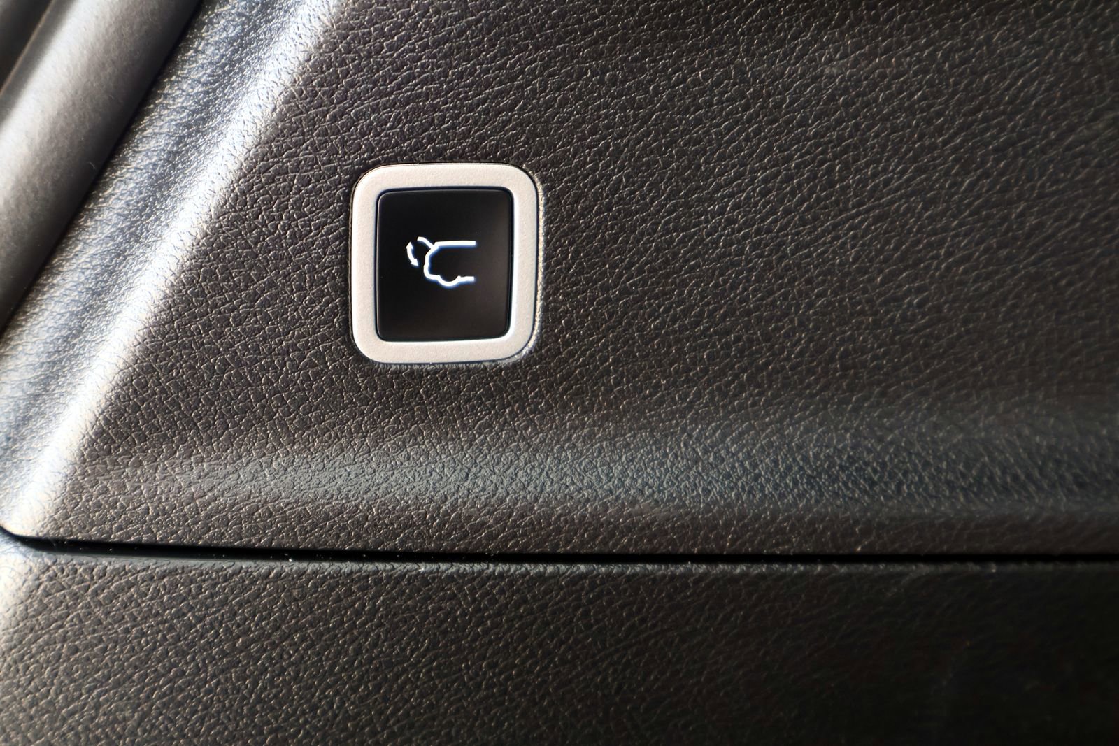 Used 2025 Chrysler Pacifica Limited FWD image 13