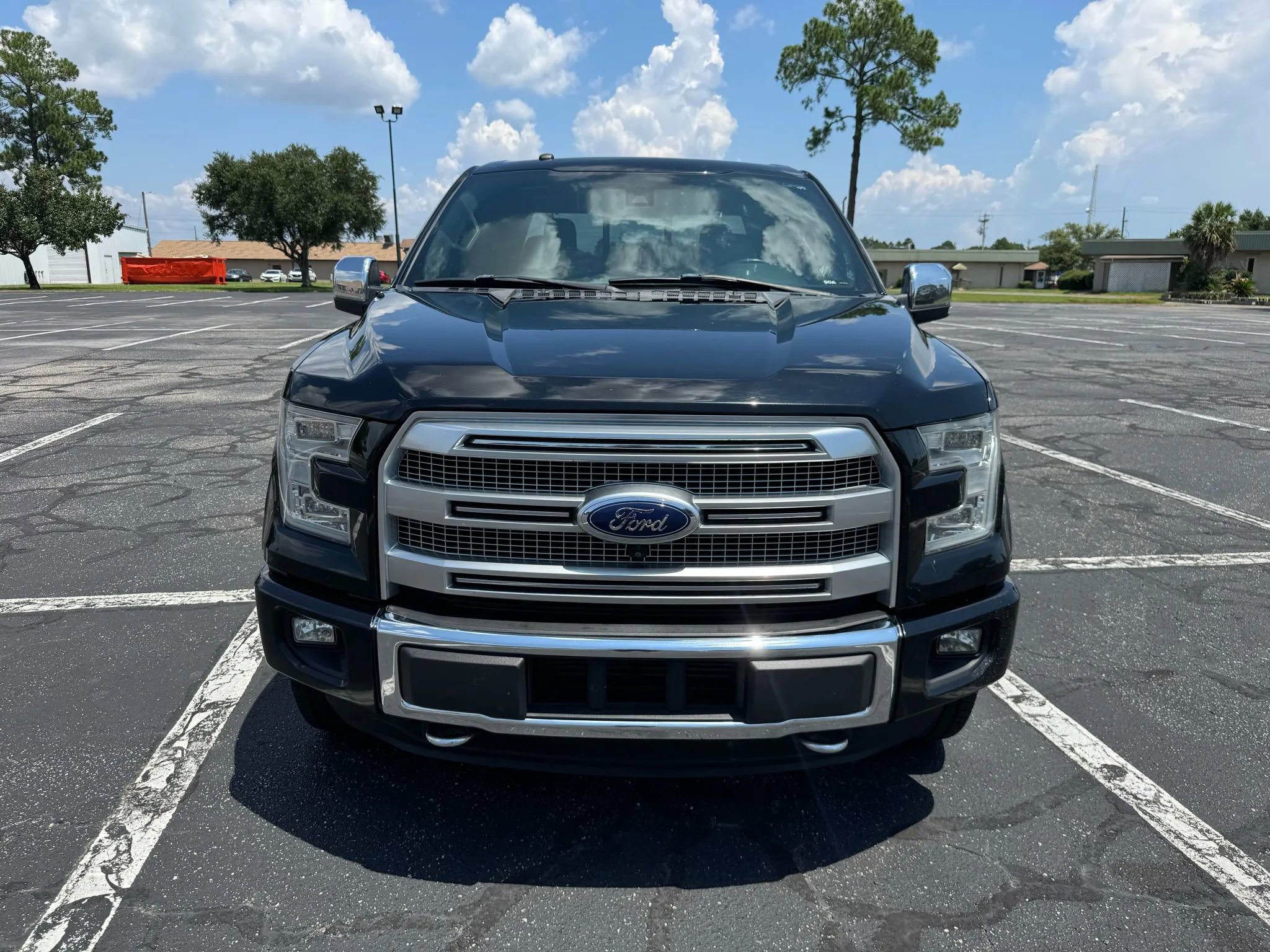 Used 2016 Ford F150 Platinum w/ Equipment Group 701A Luxury image 3