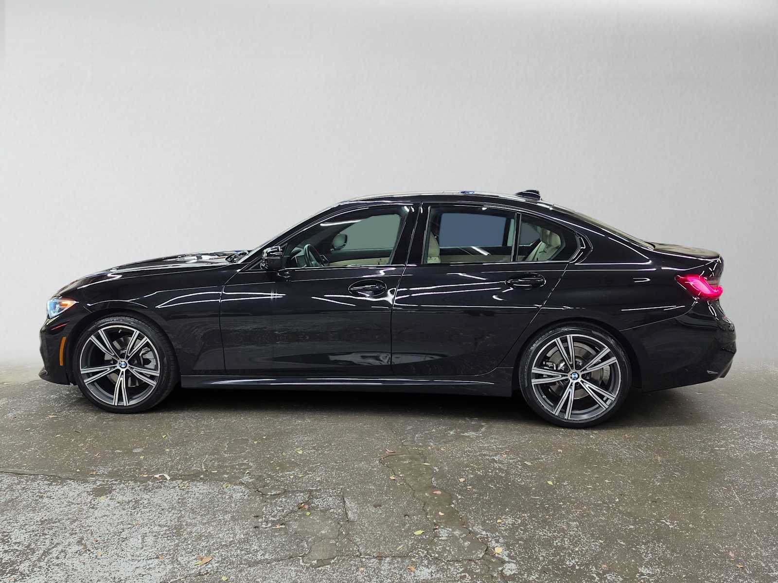 Used 2021 BMW 330i xDrive Sedan w/ M Sport Package AWD/4WD image 6