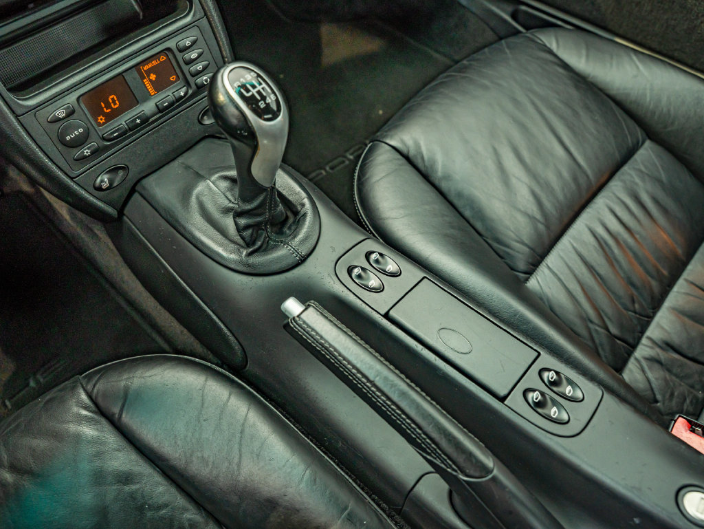 Used 2003 Porsche 911 Carrera RWD image 37