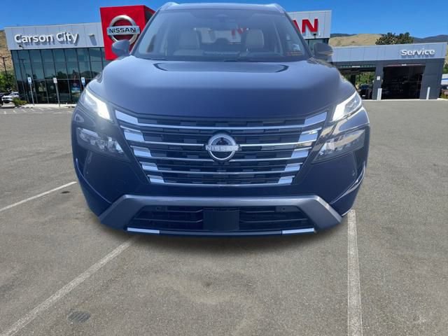 Used 2025 Nissan Rogue SL w/ SL Premium Package image 9