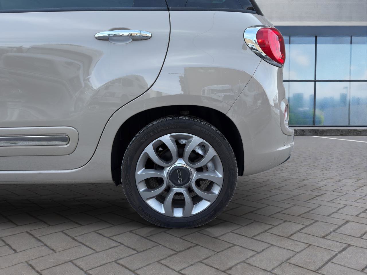 Used 2014 FIAT 500L Lounge image 21