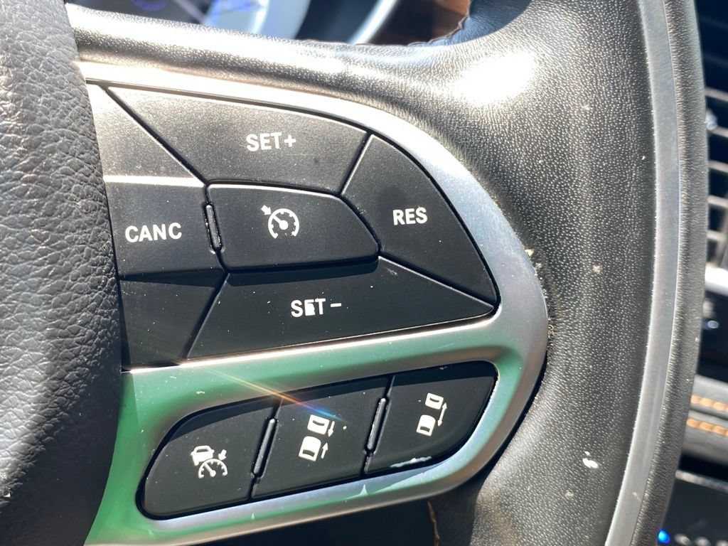 Used 2021 Chrysler Pacifica Pinnacle FWD image 29