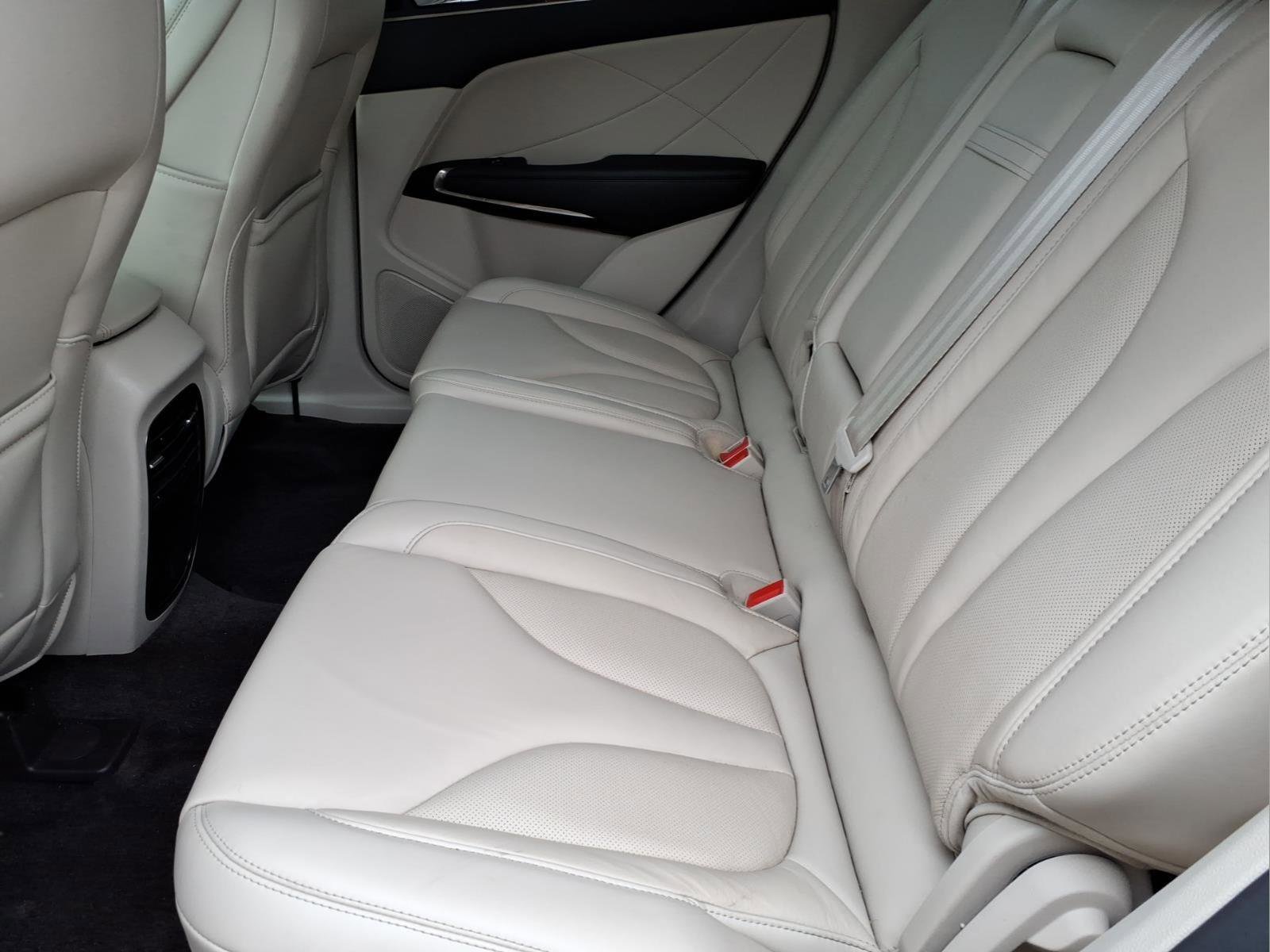 Used 2018 Lincoln MKC Select w/ Select Plus Package image 15