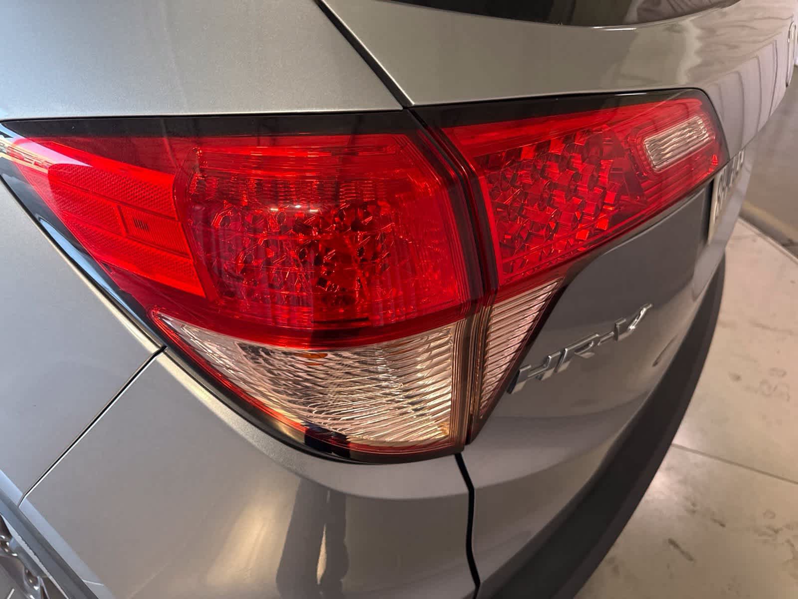 Used 2018 Honda HR-V EX image 11