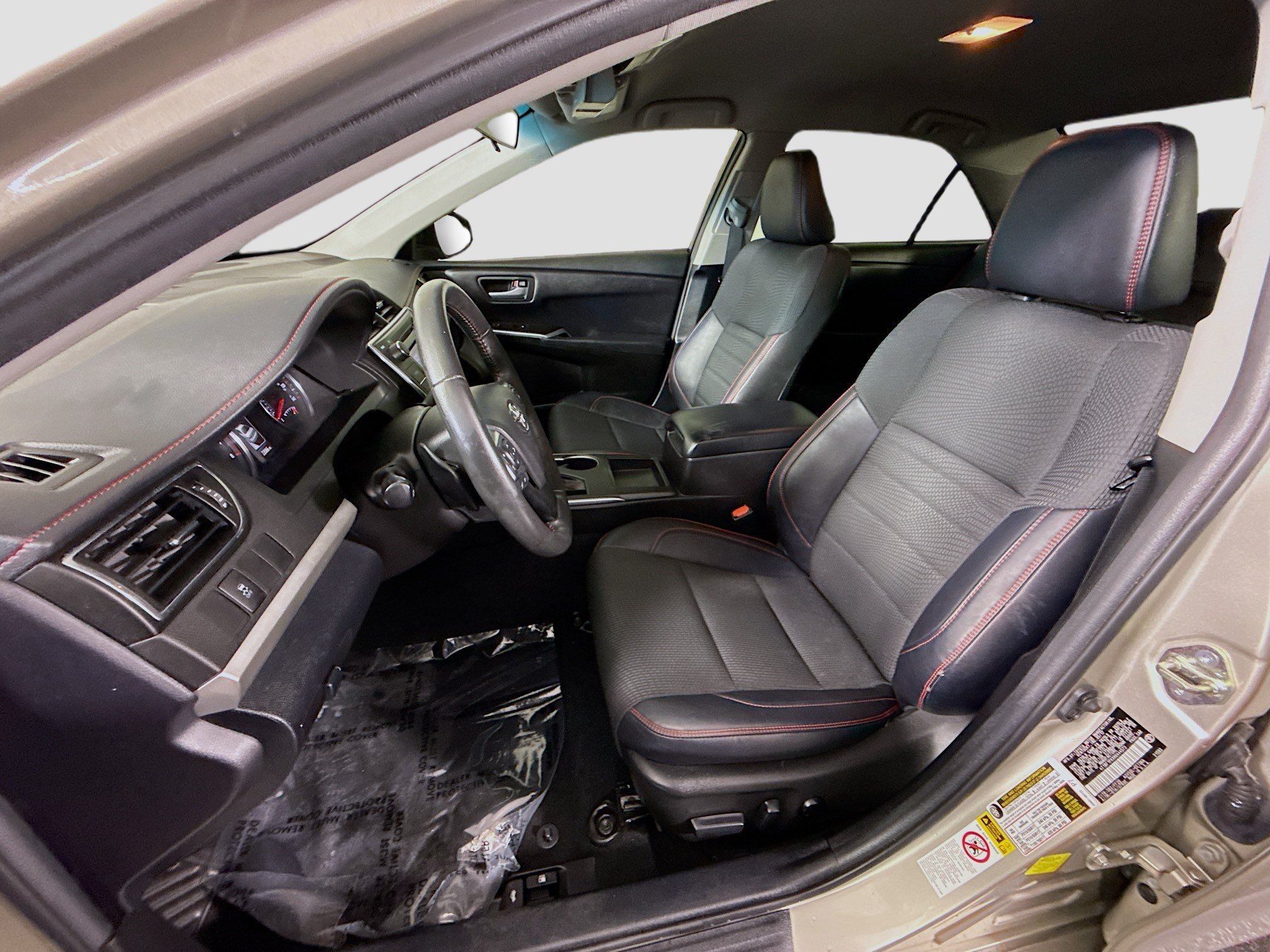Used 2017 Toyota Camry SE FWD image 21