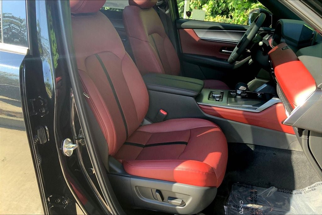 New 2025 MAZDA CX-70 Plug-In Hybrid w/ Premium Plus AWD/4WD image 6