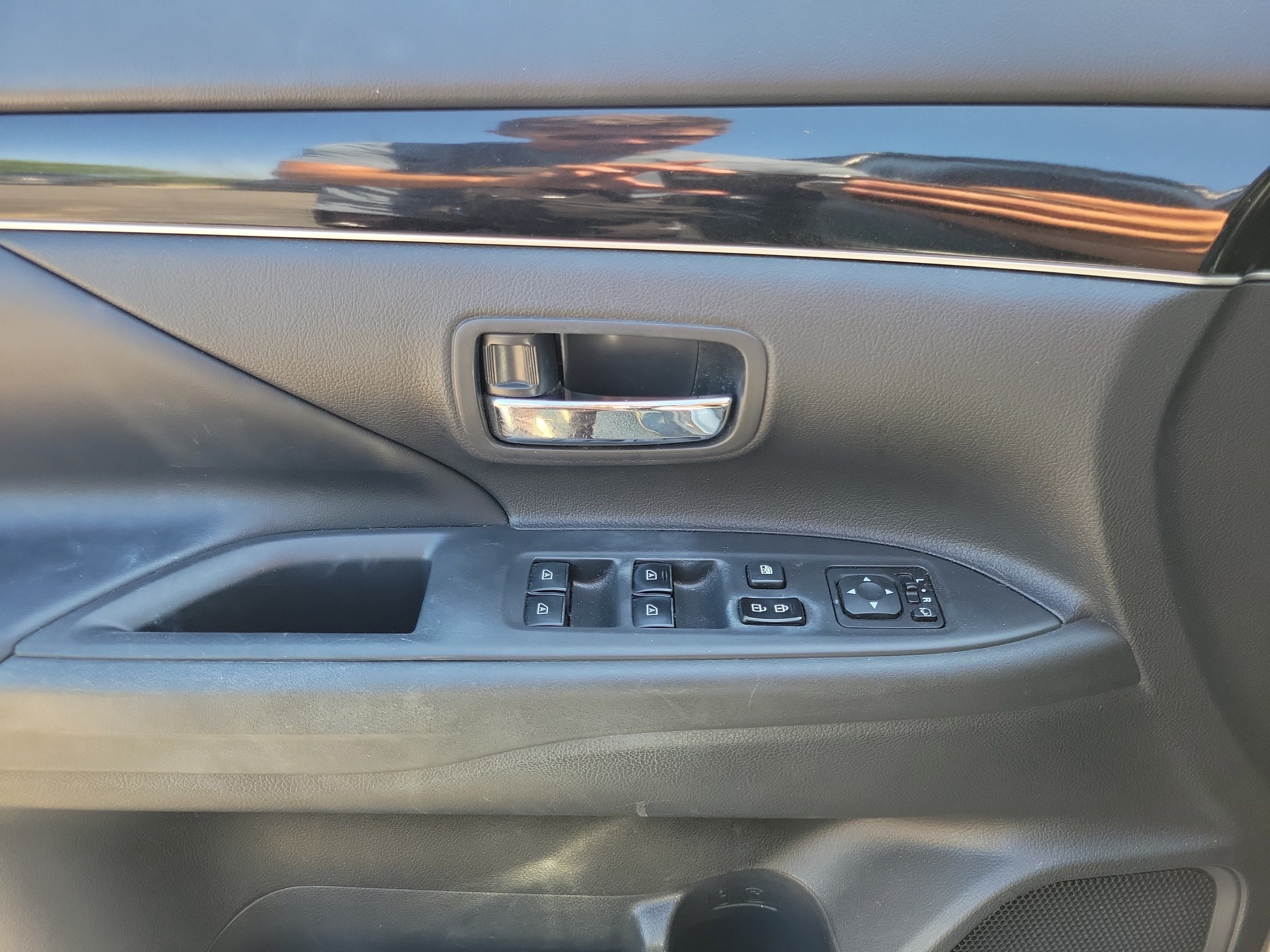 Used 2019 Mitsubishi Outlander LE AWD/4WD image 17