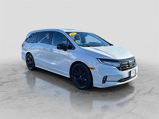 Used 2023 Honda Odyssey Sport image 3