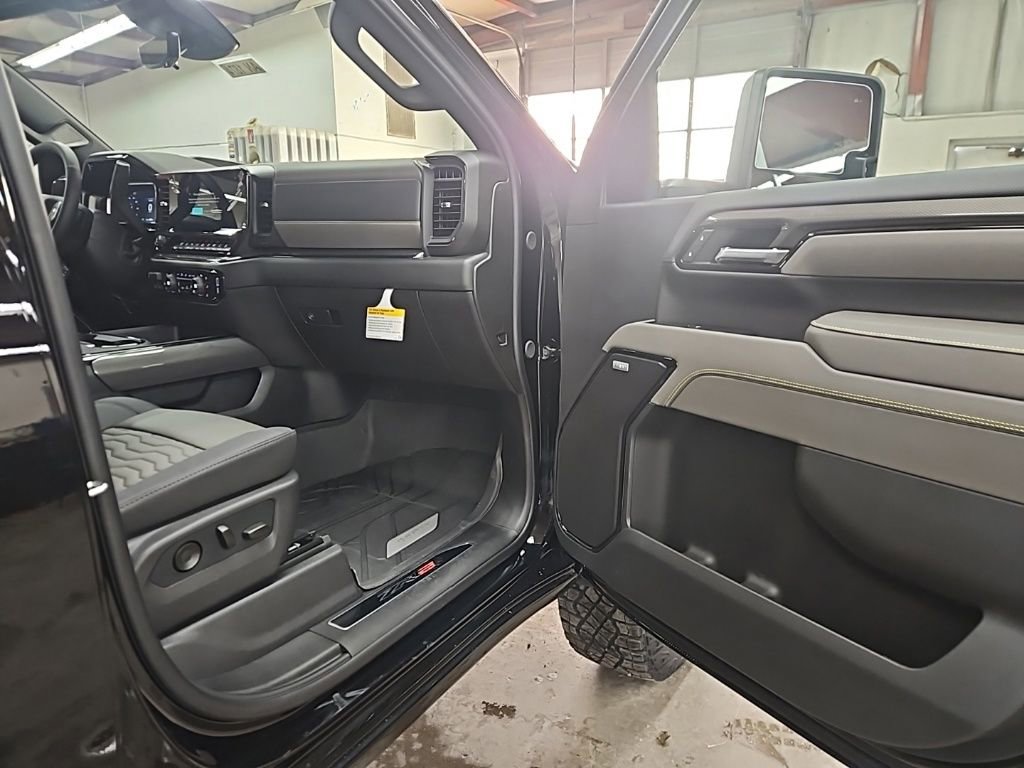 New 2026 Chevrolet Silverado 2500 ZR2 image 43