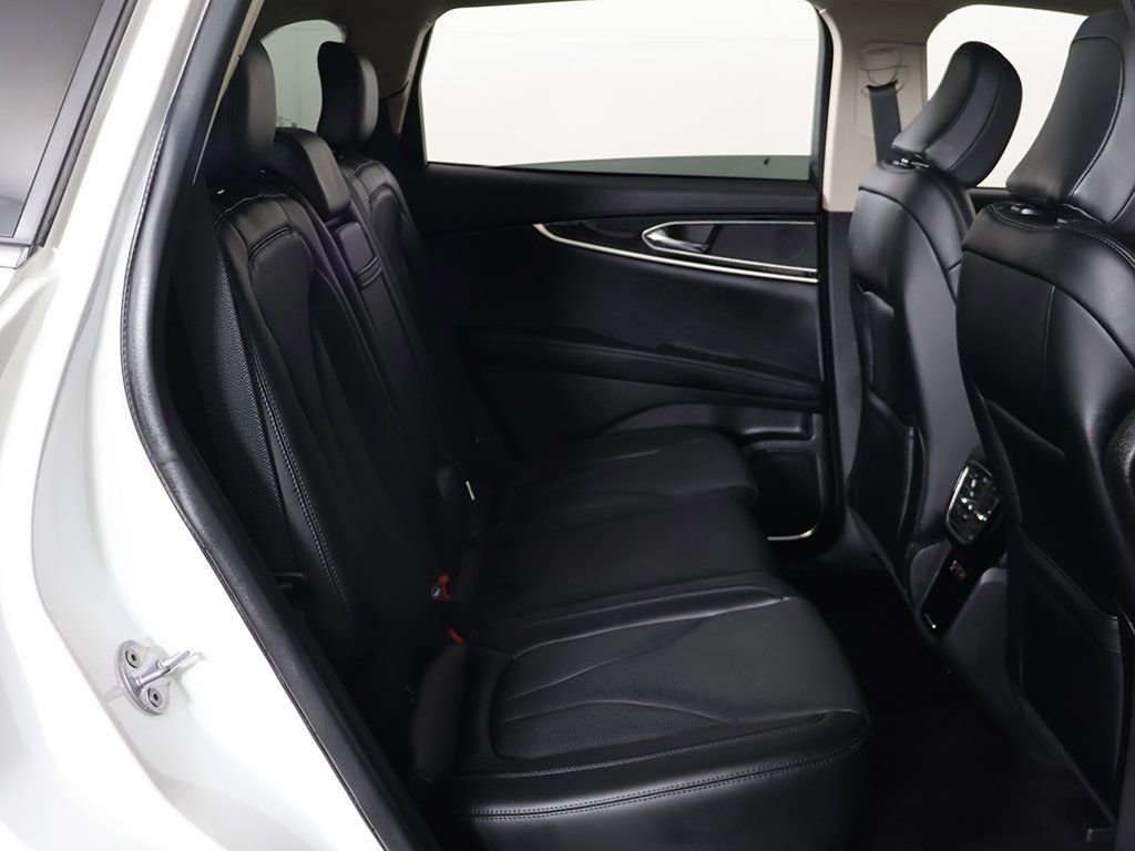 Used 2022 Lincoln Nautilus Reserve image 32