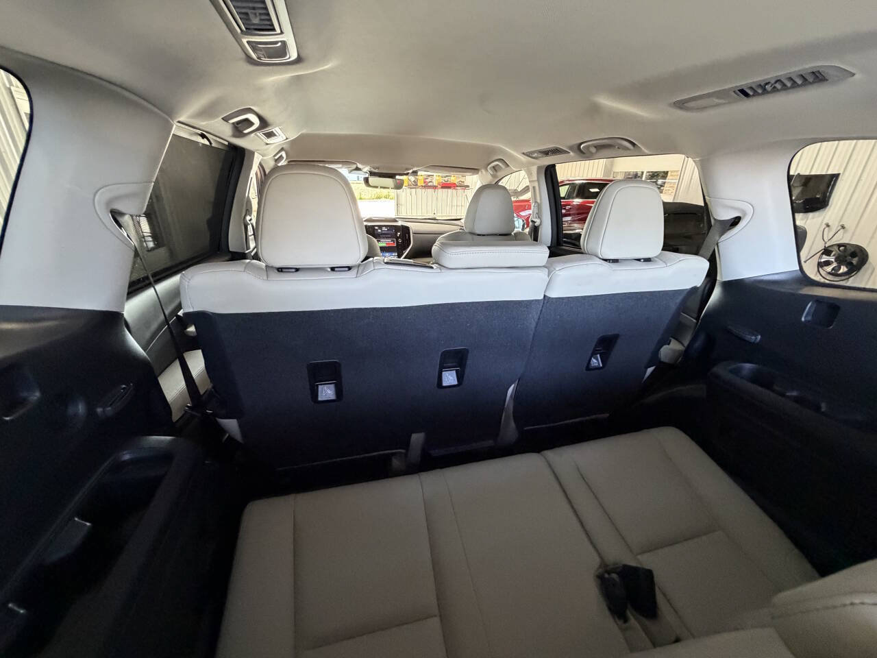 Used 2023 Subaru Ascent Limited AWD/4WD image 27
